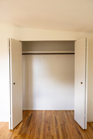 Building Photo - 1316 Kent Cir