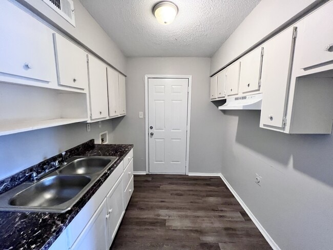 Building Photo - 3793 Helen Ann Dr
