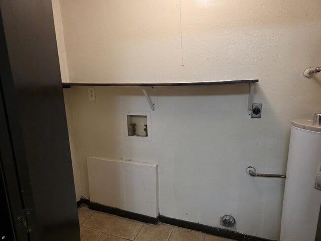 Building Photo - 3320 Seine St