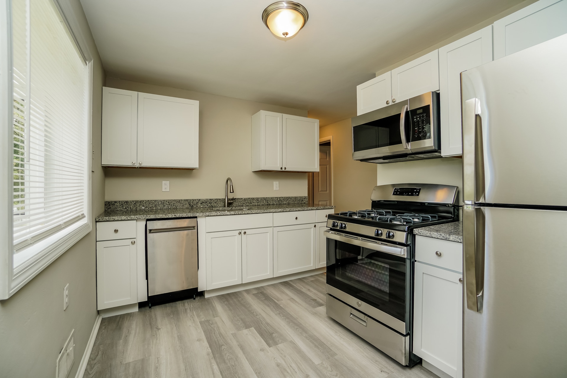 Building Photo - 764 5 Pines Rd