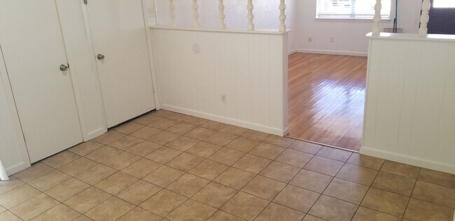 Building Photo - Super cute 3/1.5