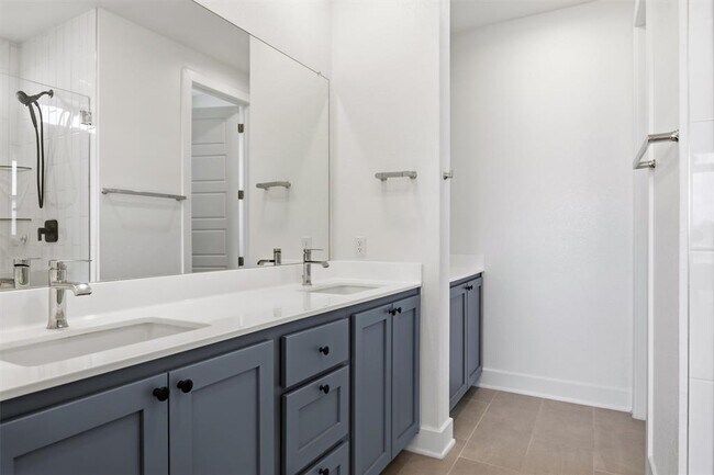 Building Photo - 1108 Chapote Ter