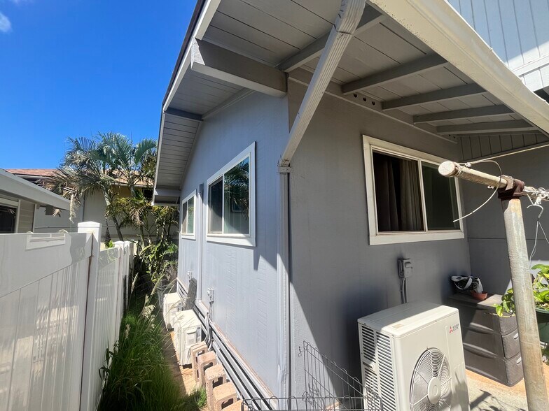 Building Photo - 3523 Kilauea Ave