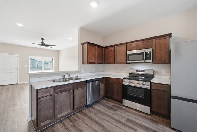 Building Photo - 19 Farmhouse Cir