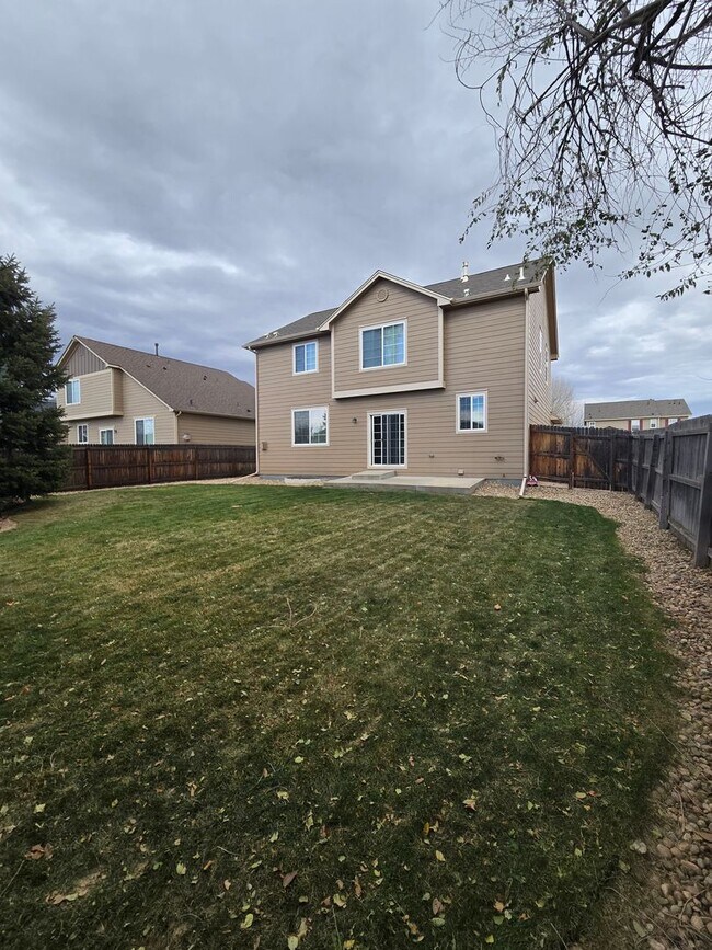 Building Photo - Beautiful 4-Bed, 3.5-Bath Home with Mounta...