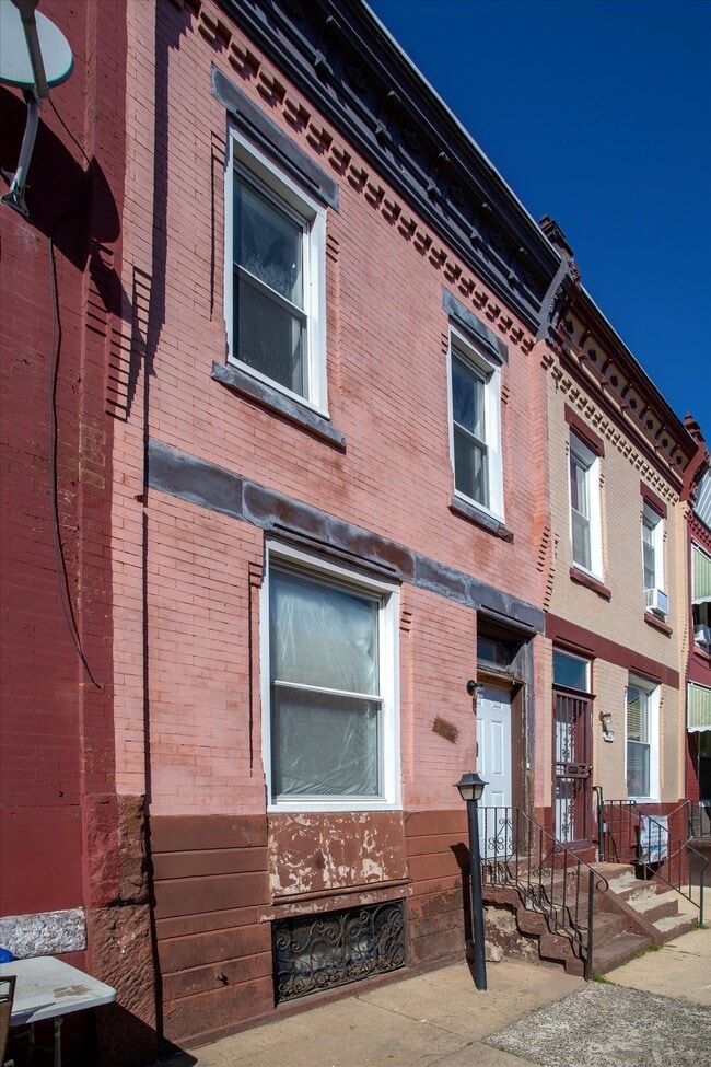 Building Photo - 3031 Page St