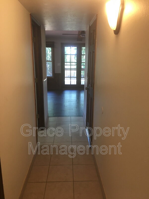 Building Photo - 9908 W 70th Pl