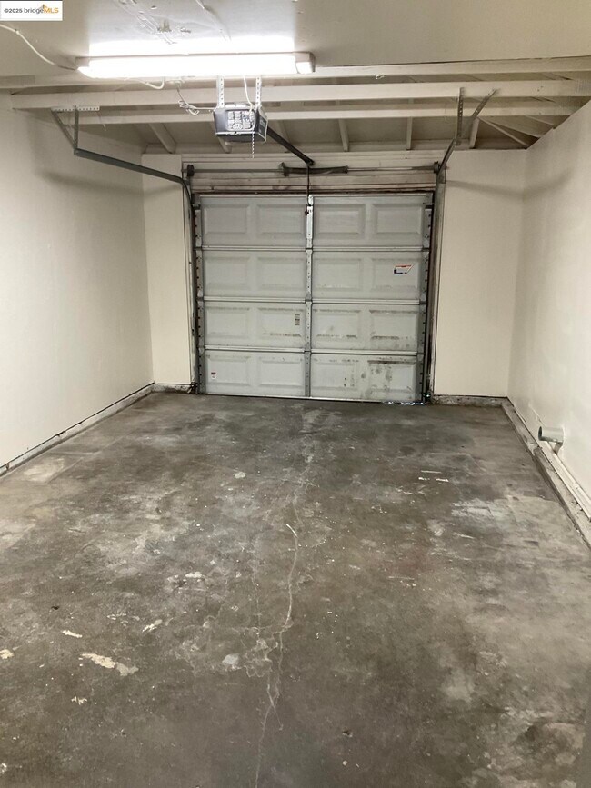 Building Photo - 223 E Trident Dr