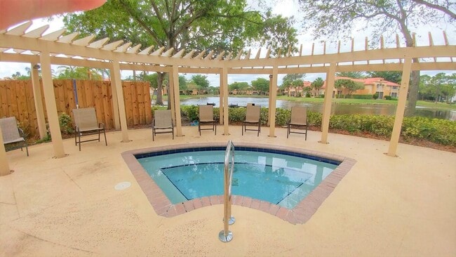 Building Photo - 4823 Via Palm Lakes Via