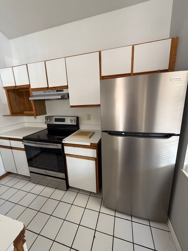 Building Photo - OSU North Campus 5 bedroom 2 bath apartment