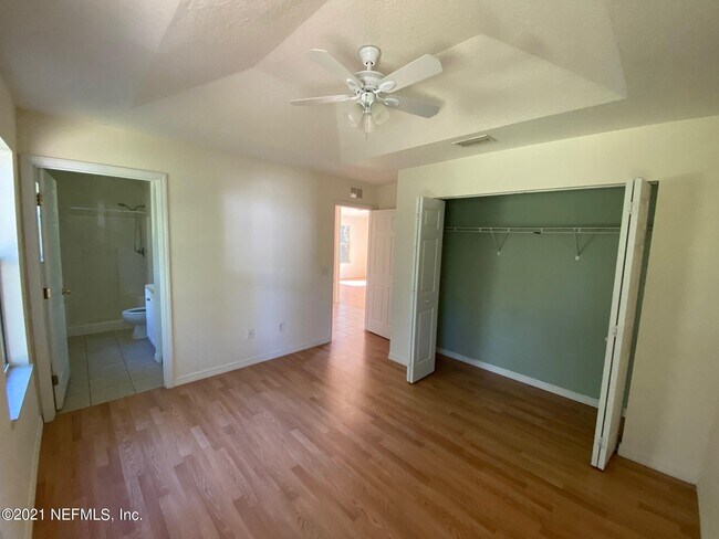 Building Photo - 908 Helen St