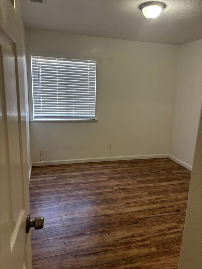 Building Photo - 6194 W San Ramon Ave