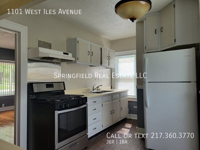 Building Photo - 1101 W Iles Ave