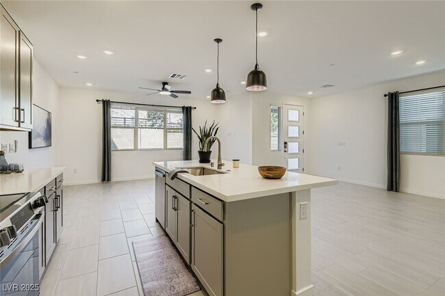 Building Photo - 1543 Hopeful Lark Ln