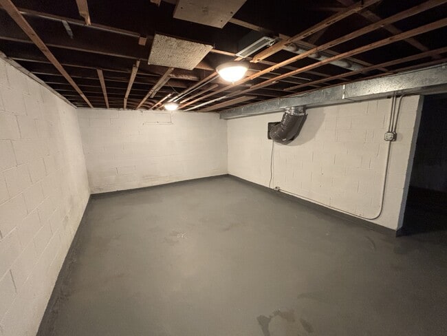 Building Photo - 5225 W 4th Ave