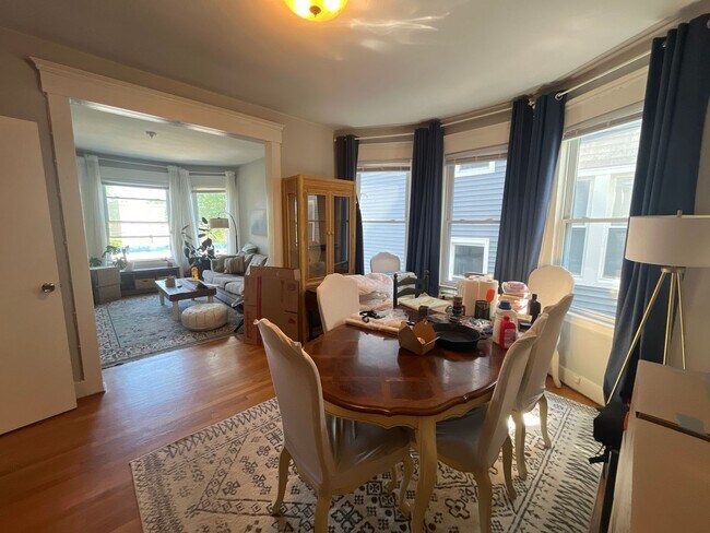 Building Photo - 182-184 Foster Street