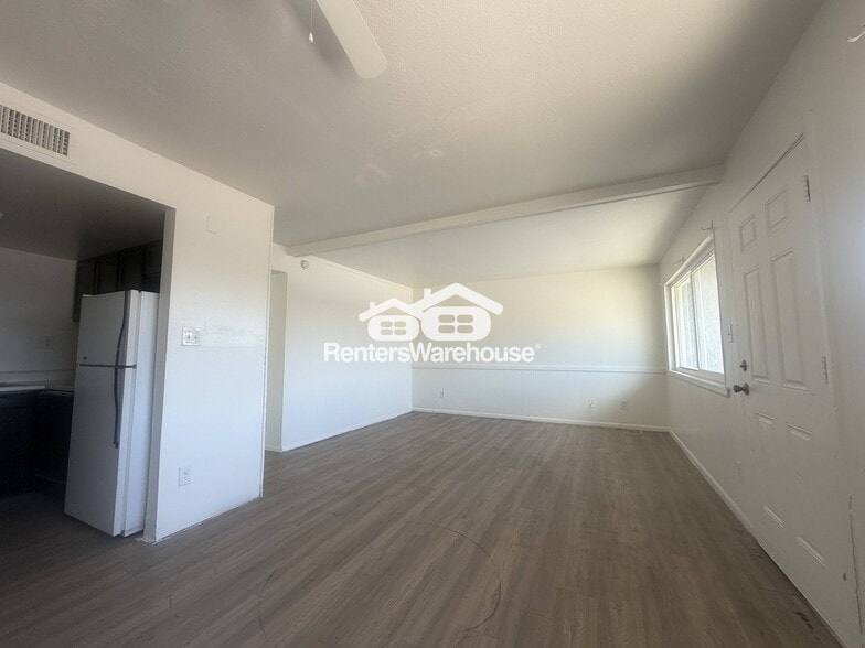 Building Photo - 2652 N 43rd Ave