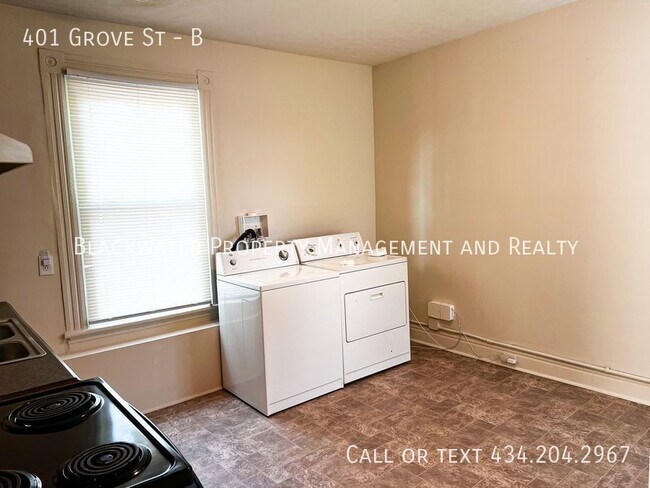 Building Photo - 401 Grove St