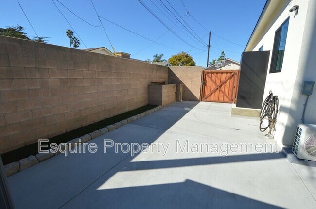 Building Photo - 676 Doris Ave