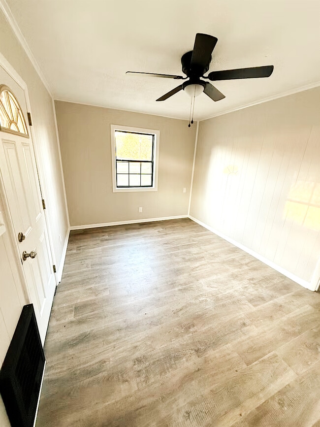 Building Photo - 616-622 14th St Quadplex