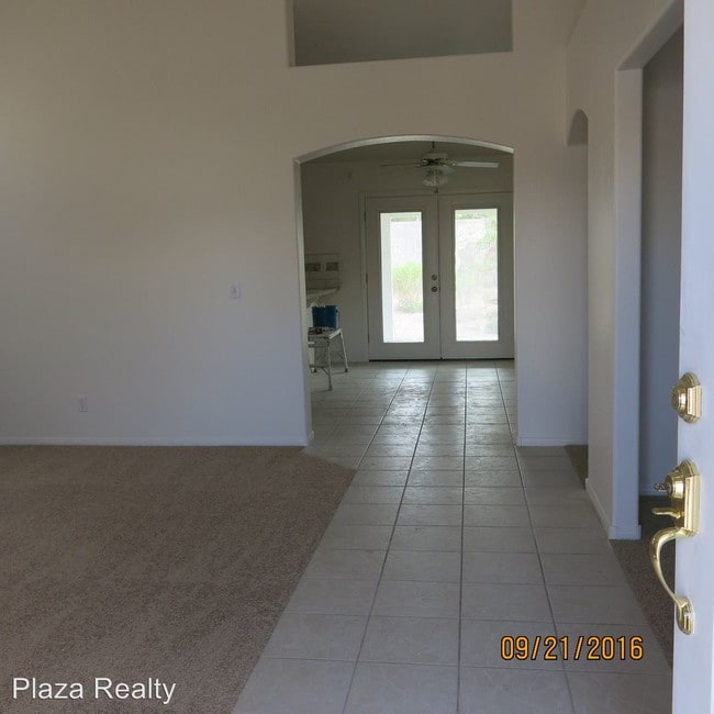 Building Photo - 310 Carole Little Ct