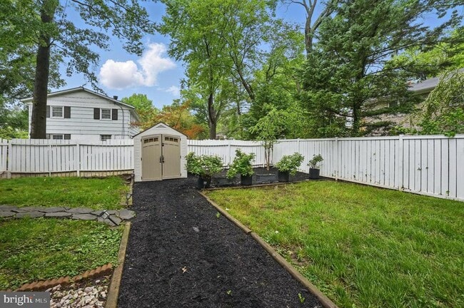Building Photo - 7910 Bayberry Dr