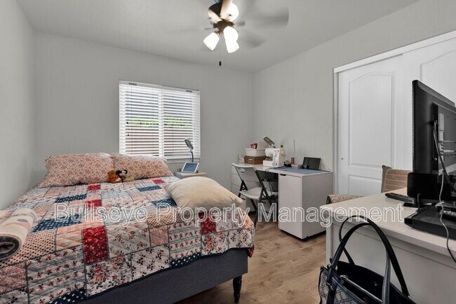 Building Photo - 809 S Lagoon Dr