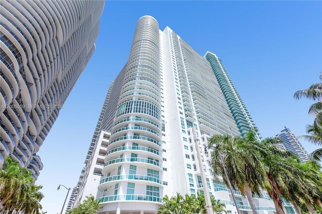 Building Photo - 1800 N Bayshore Dr