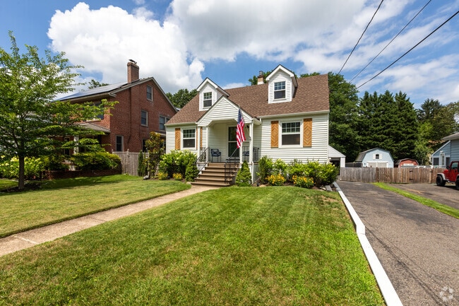 Building Photo - 437 3rd Ave