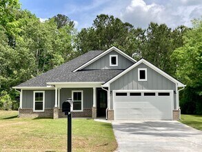 Building Photo - All new interior and exterior! Move in ready!