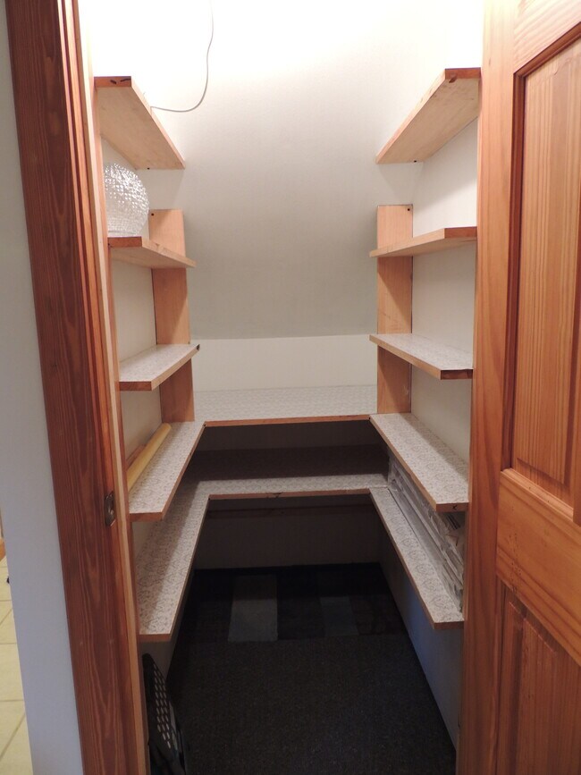 Pantry - 910 Perry Ln