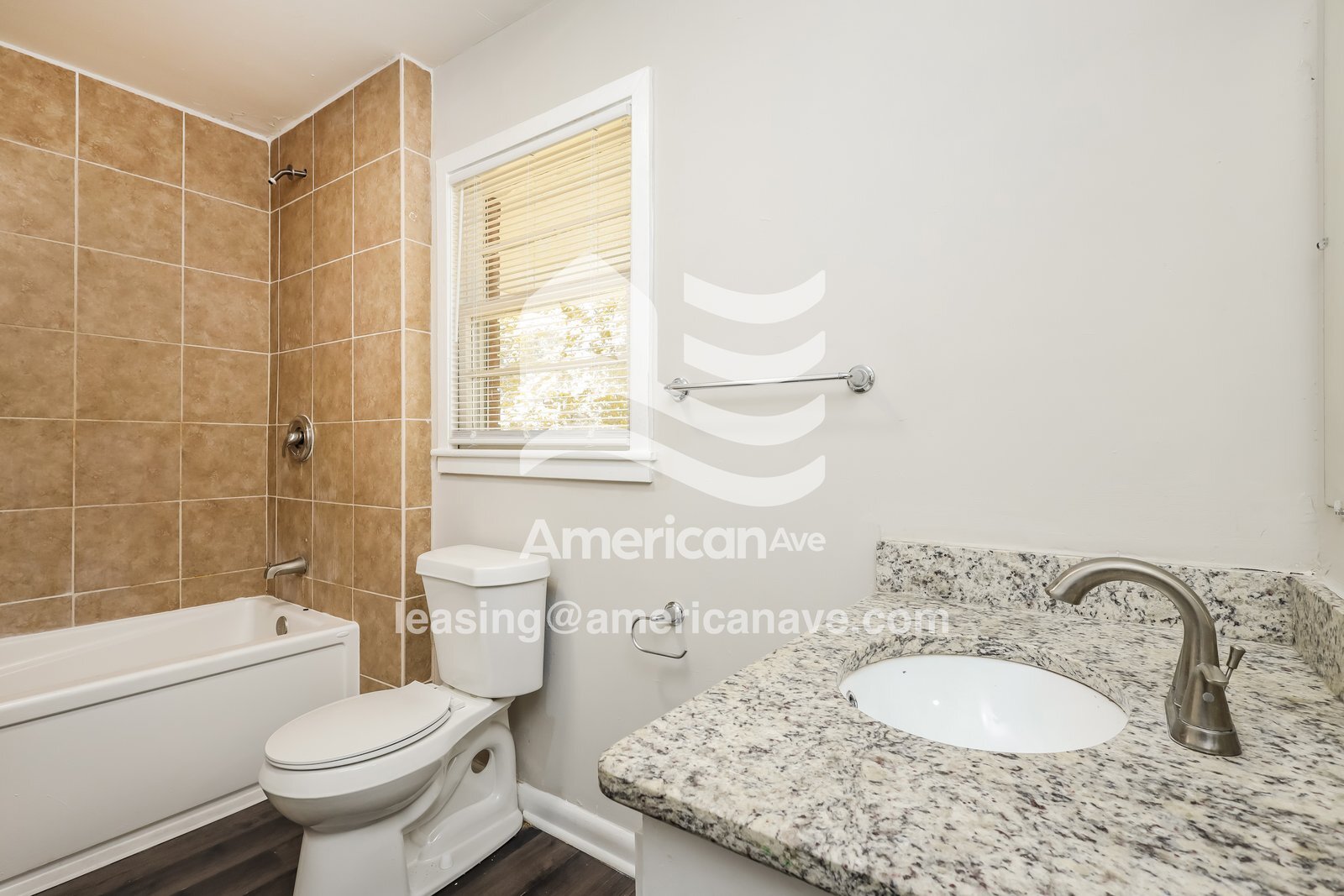 Building Photo - 3965 Mosley Dr