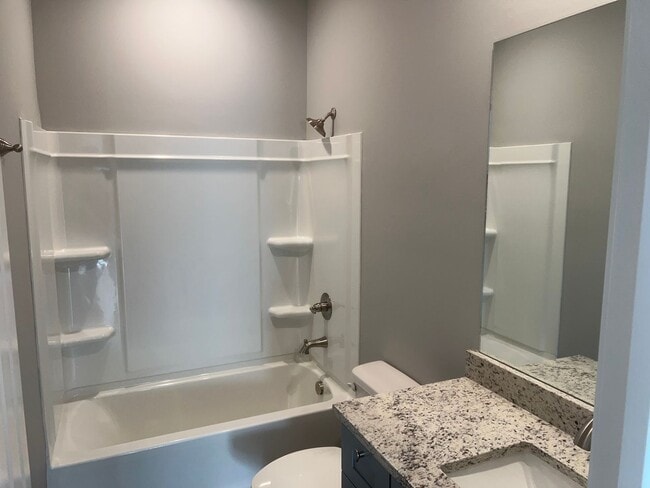 Building Photo - 3 Bed 3 Bath Home