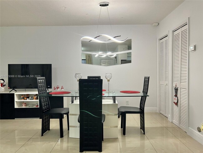 Building Photo - 9100 NW 35th Pl