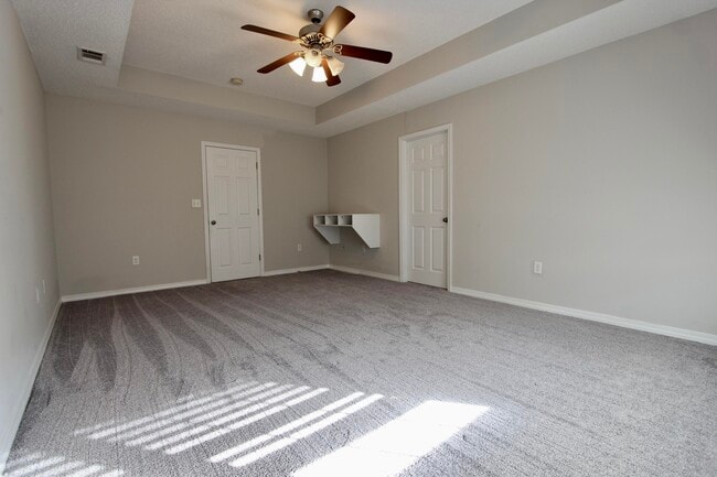 Building Photo - 205 Tiffot Ct