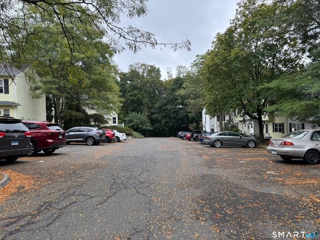 Building Photo - 25 Padanaram Rd