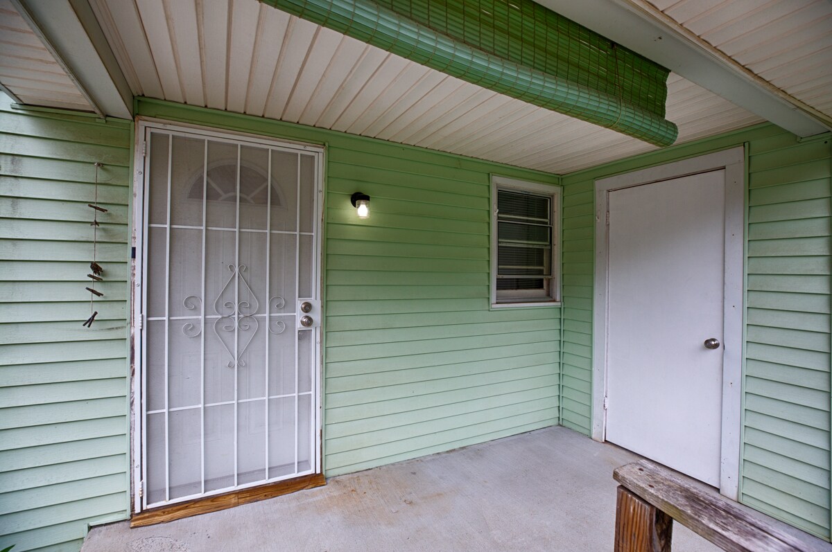 Building Photo - 3912 Hillcrest Ct SW