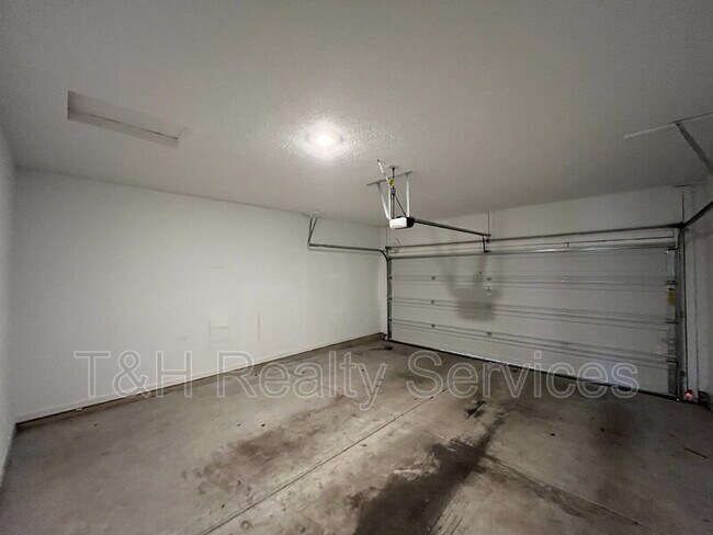 Building Photo - 5642 Brownstone Dr