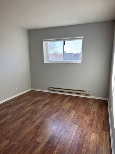 Building Photo - 1324 N Geneva Dr