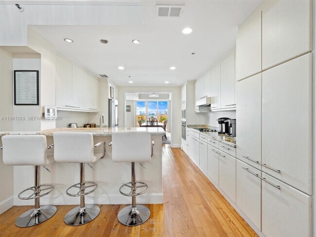 Building Photo - 2416 Fisher Island Dr