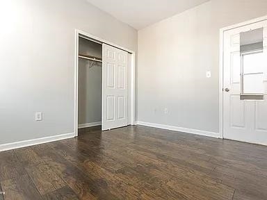 Building Photo - 1320 44th St