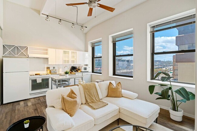 Primary Photo - 309 Vine St