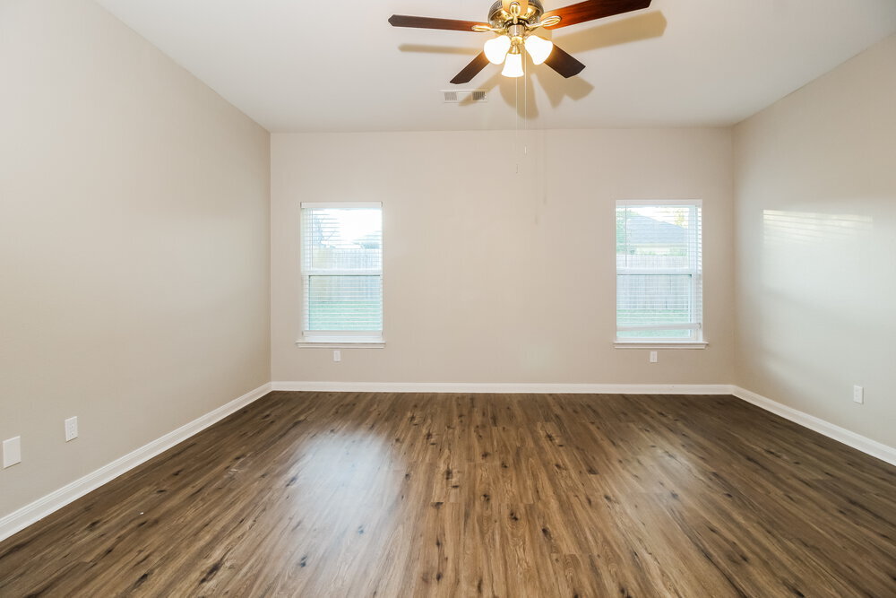 Building Photo - 821 Summer Oaks Dr