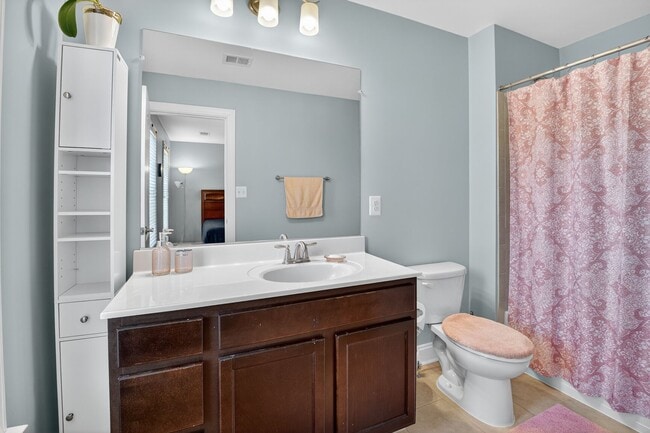 Building Photo - 7902 Yellowstone Way