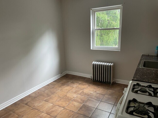 Building Photo - 1630 Rutherford Ave