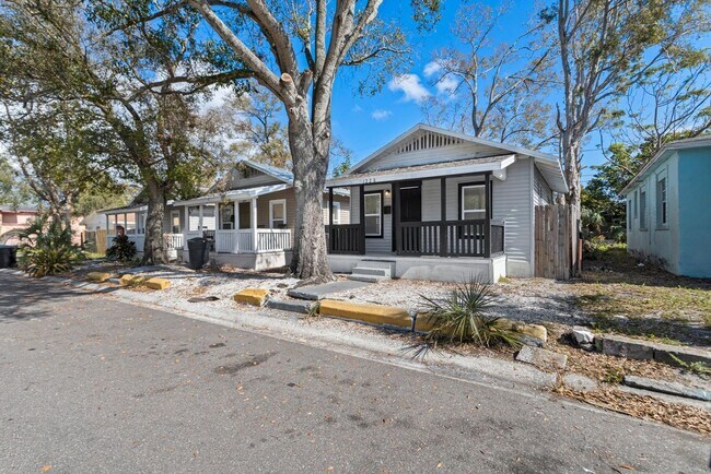 Primary Photo - Drive By And Appy! $25 App Fee! Cute 2bdrm...