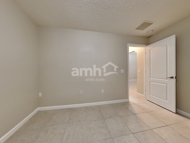 Building Photo - 72 Twin Lakes Drive