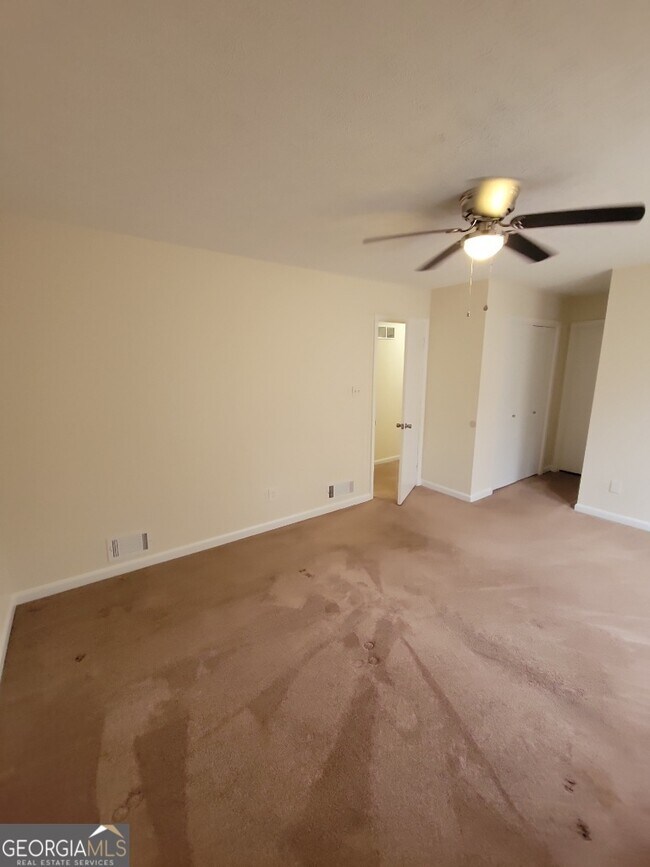 Building Photo - 463 Rock Meadow Dr