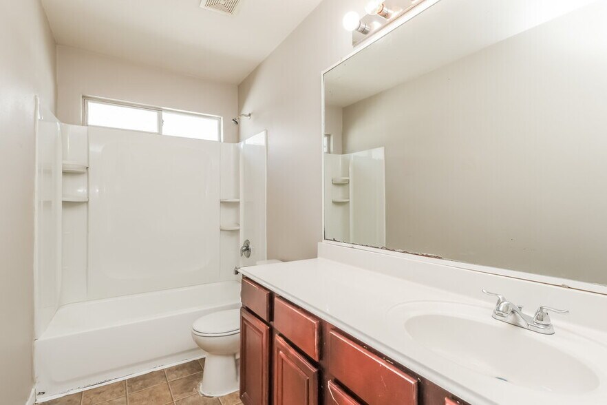 Building Photo - 16207 Imperial Forest Ln