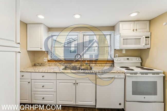 Building Photo - Available Now on Lake Fenton!!!